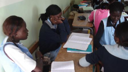 STUDIOUS LADIES